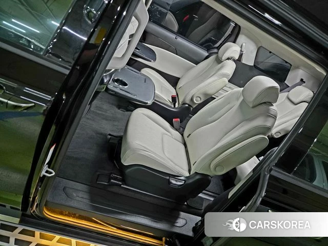 Kia Carnival 4th generation 2023 Черный из Кореи, фото 2