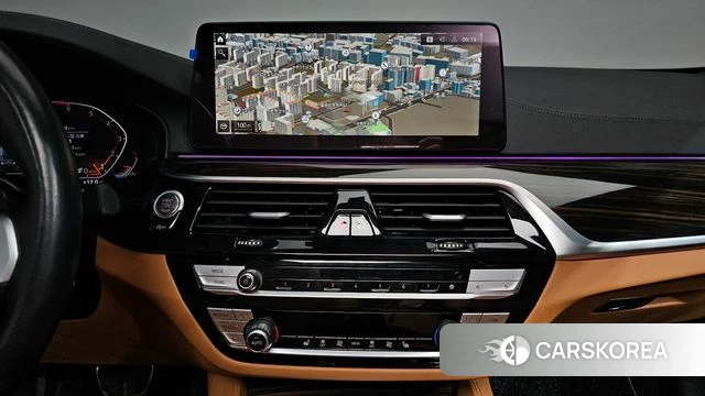 BMW 5 Series (G30) 2022 Черный из Кореи, фото 2