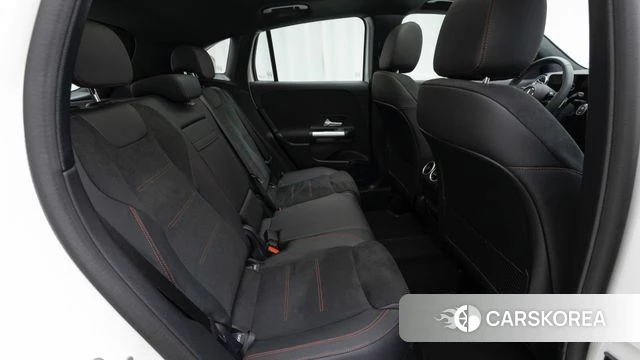 Mercedes-Benz GLA - Class H247 2025 Белый из Кореи, фото 2
