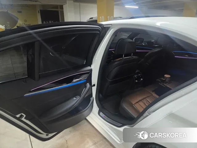 BMW 5 Series (G30) 2022 Белый из Кореи, фото 2