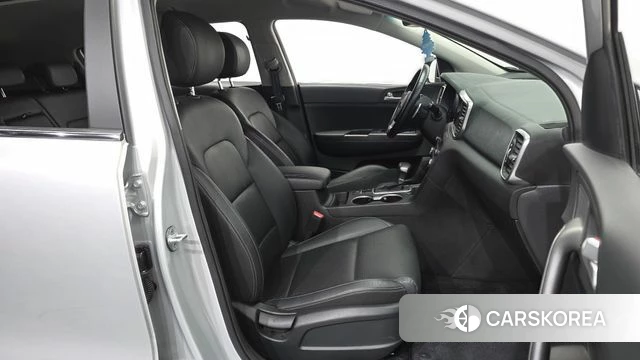 Kia Sportage The Bold 2021 Серебряный из Кореи, фото 2