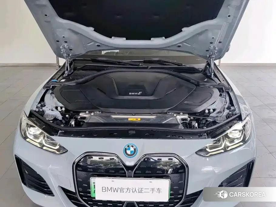 BMW i4 2026 Silver/gray из Китая, фото 2