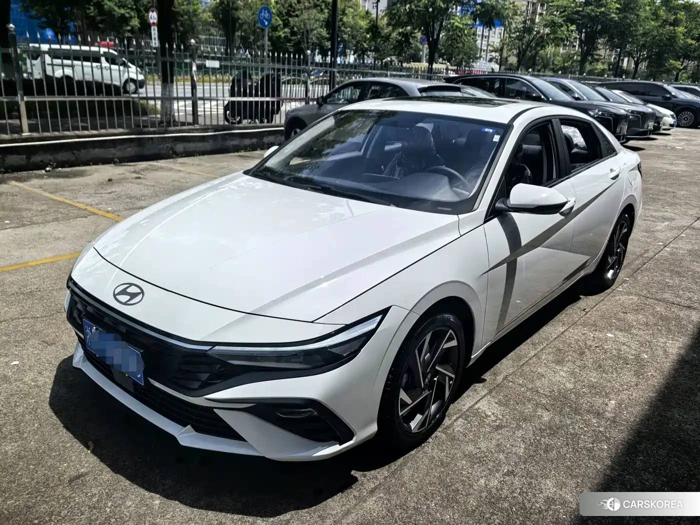 Hyundai Elantra 2026 Белый из Китая, фото 2