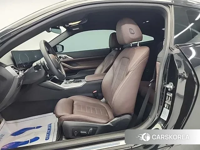 BMW 4 Series (G22) 2024 Черный из Кореи, фото 2