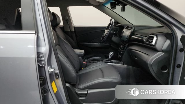 Ssangyong The New Tivoli 2024 Серебристо-серый из Кореи, фото 2