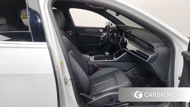 Audi A6 (C8) 2023 Белый из Кореи, фото 2