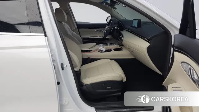 Genesis GV70 2021 Белый из Кореи, фото 2