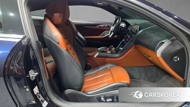 BMW 8 Series (G15) 2022 Черный из Кореи, фото 2