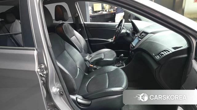 Hyundai Accent (New type) 2018 Серебристо-серый из Кореи, фото 2