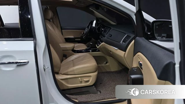 Kia The New Carnival 2019 Белый из Кореи, фото 2
