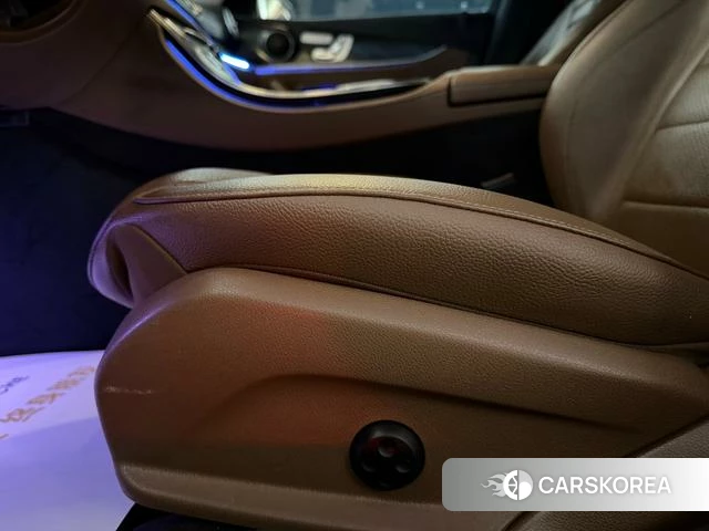 Mercedes-Benz E-class 2018 Белый из Китая, фото 2