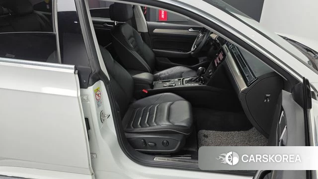 Volkswagen Arteon 2020 Белый из Кореи, фото 2