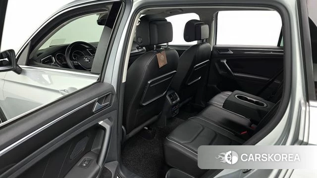 Volkswagen Tiguan second Generation 2020 Серебристо-серый из Кореи, фото 2