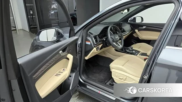 Audi Q5 (FY) 2023 Серый из Кореи, фото 2