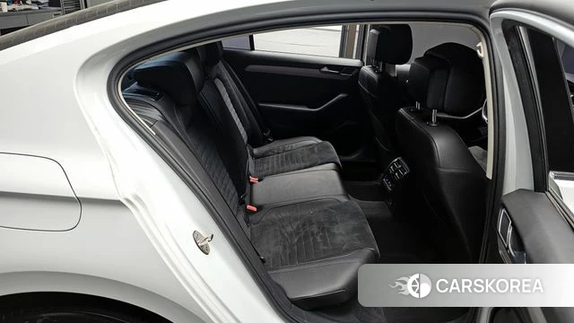 Volkswagen Passat GT (B8) 2018 Белый из Кореи, фото 2