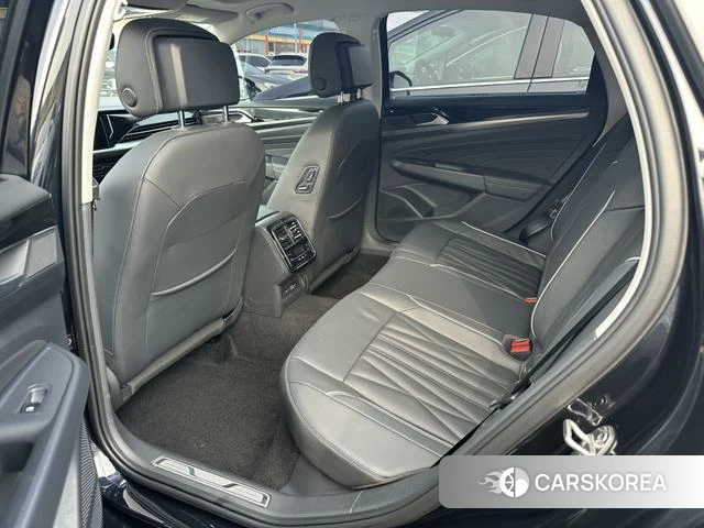 Volkswagen Passat 2022 Черный из Китая, фото 2
