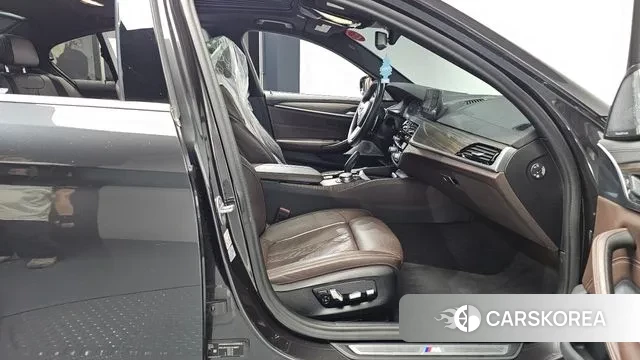 BMW 5 Series (G30) 2020 Серый из Кореи, фото 2