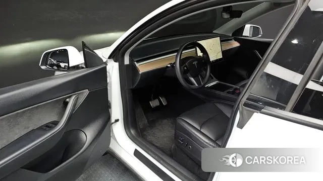 Tesla Model Y 2022 Белый из Кореи, фото 2