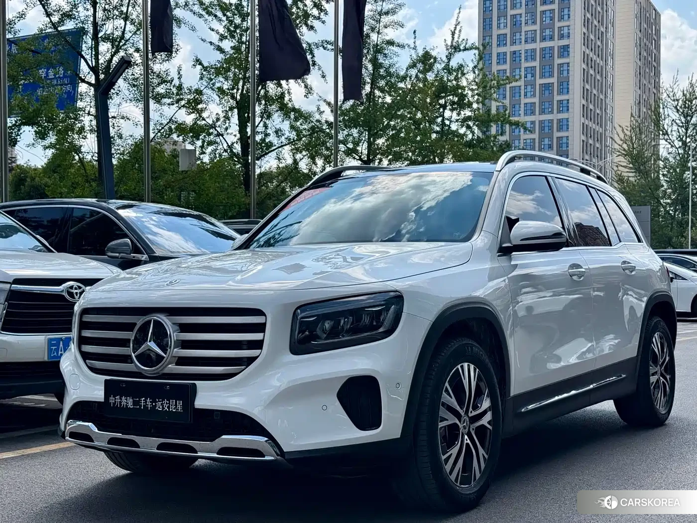 Mercedes-Benz GLB 2024 Белый из Китая, фото 2