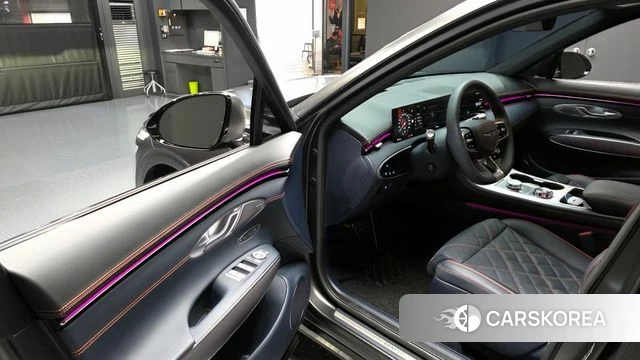 Genesis GV70 2025 Серый из Кореи, фото 2