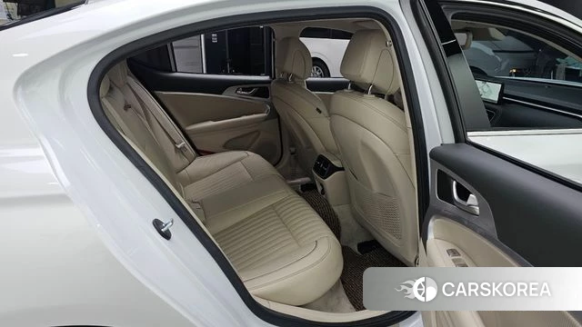 Genesis The New G70 2023 Белый из Кореи, фото 2