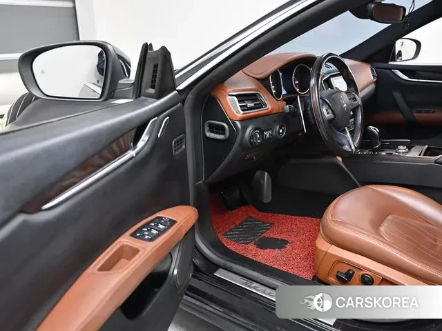 Maserati Ghibli 2018 Черный из Кореи, фото 2