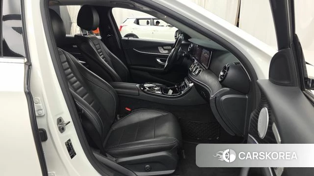 Mercedes-Benz E-Class W213 2020 Белый из Кореи, фото 2
