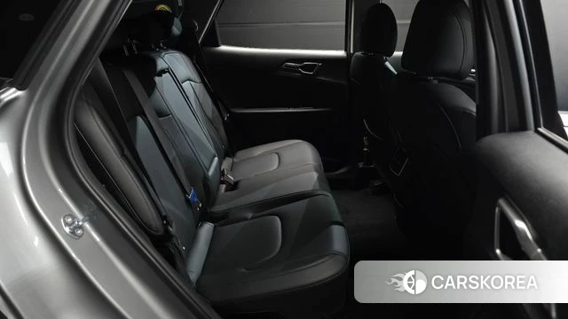 Kia Sportage 5th Generation Hybrid 2023 Серебристо-серый из Кореи, фото 2