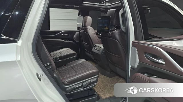 Cadillac Escalade 5th Generation 2022 Белый из Кореи, фото 2