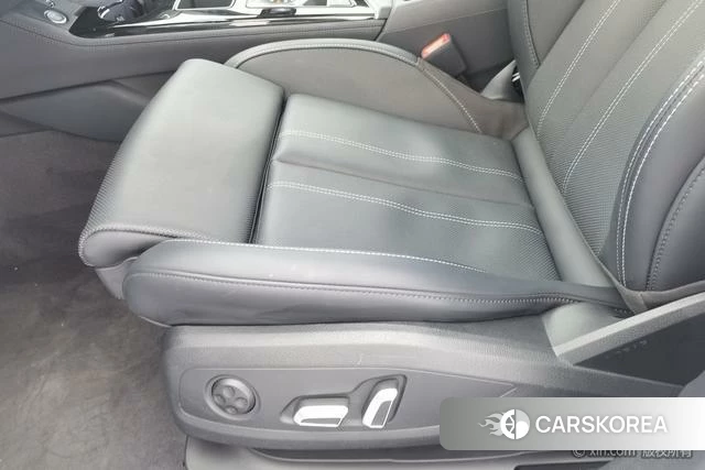 Audi A4L 2025 Белый из Китая, фото 2