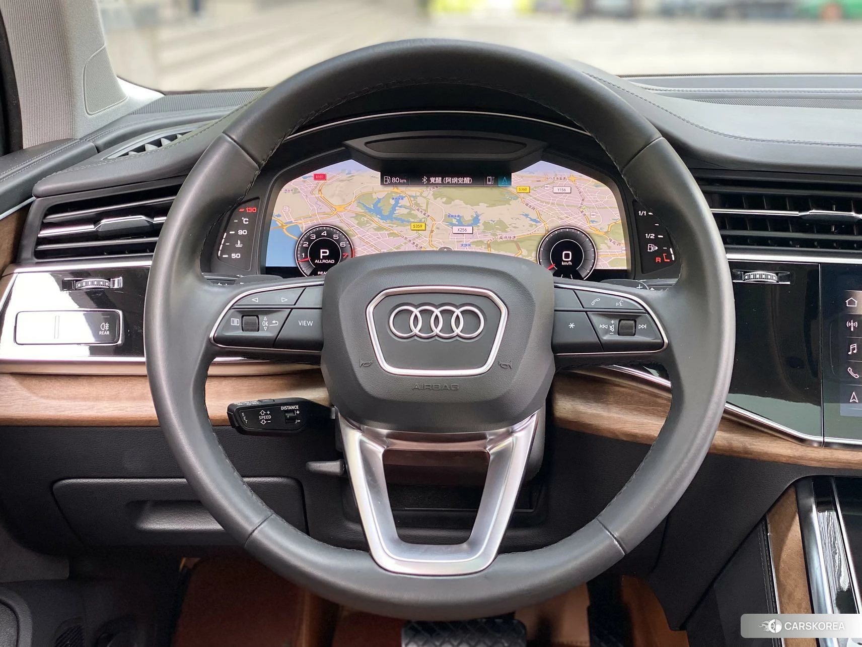 Audi Q7 2020 Черный из Китая, фото 2