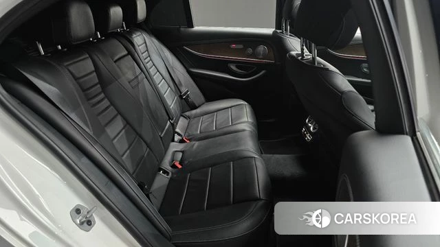 Mercedes-Benz E-Class W213 2021 Белый из Кореи, фото 2