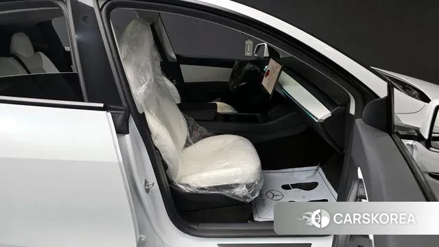 Tesla Model Y 2021 Белый из Кореи, фото 2