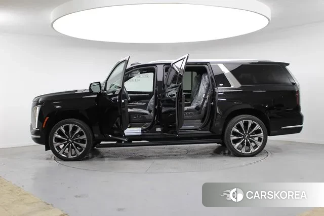 Cadillac Escalade 5th Generation 2025 Черный из Кореи, фото 2