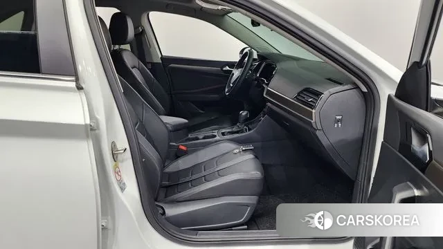 Volkswagen 7th Generation of Jetta 2021 Белый из Кореи, фото 2