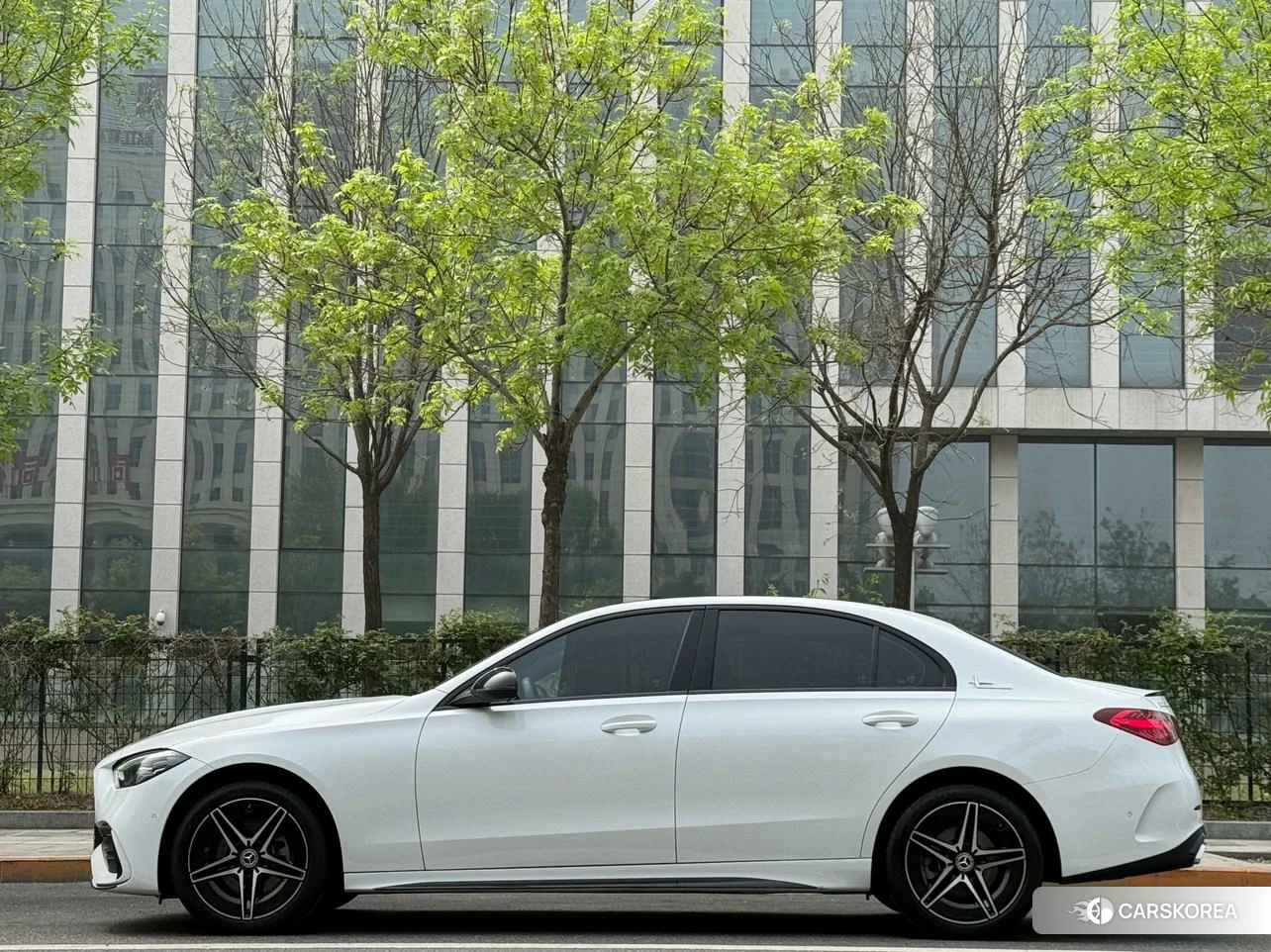 Mercedes-Benz Class C 2023 Белый из Китая, фото 2