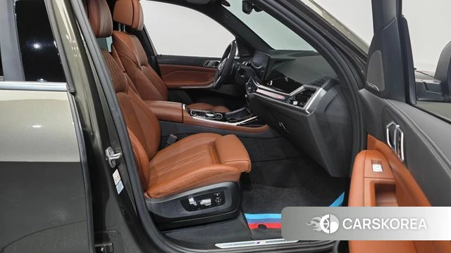 BMW X7 (G07) 2023 Коричневый из Кореи, фото 2