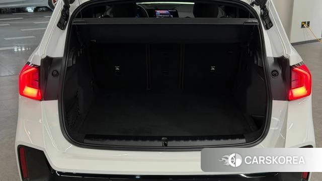 BMW iX1 (U11) 2023 Белый из Кореи, фото 2