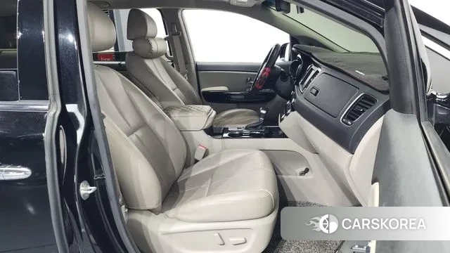 Kia The New Carnival 2018 Черный из Кореи, фото 2