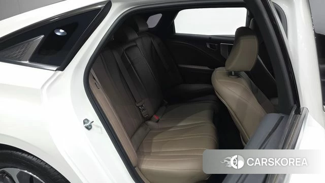 Kia K8 Hybrid 2023 Белый из Кореи, фото 2