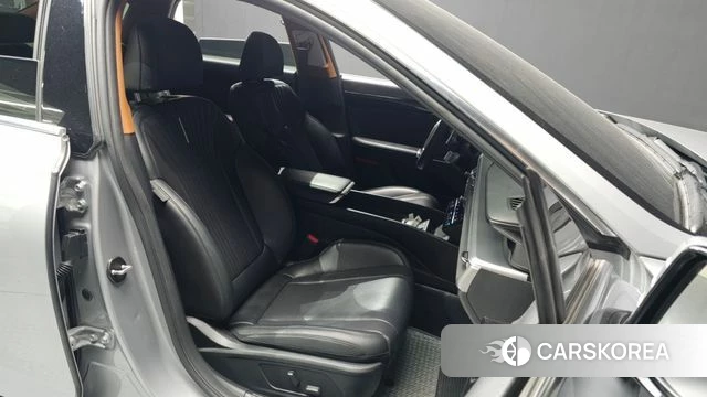 Hyundai Grandeur (GN7) 2023 Серебристо-серый из Кореи, фото 2