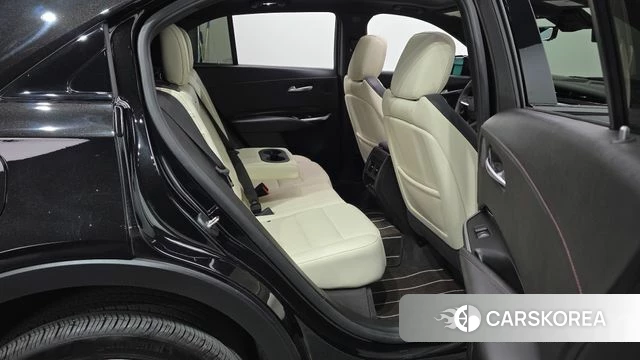 Cadillac XT4 2023 Черный из Кореи, фото 2