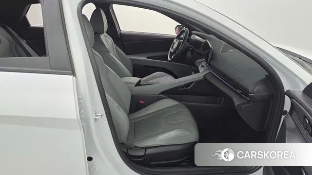 Hyundai The New Avante (CN7) 2023 Белый из Кореи, фото 2