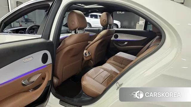 Mercedes-Benz E-Class W213 2020 Белый из Кореи, фото 2