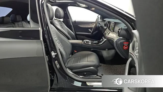 Mercedes-Benz E-Class W213 2018 Черный из Кореи, фото 2