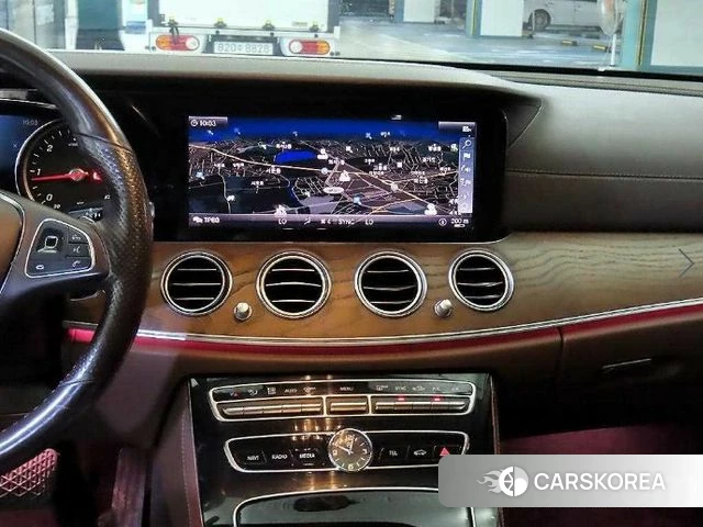 Mercedes-Benz E-Class W213 2018 Серебристо-серый из Кореи, фото 2