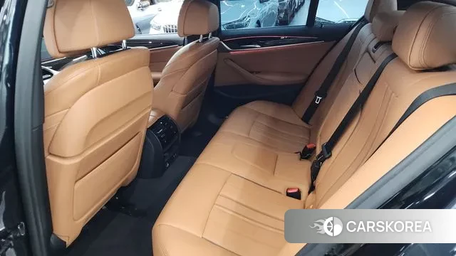 BMW 5 Series (G30) 2021 Черный из Кореи, фото 2