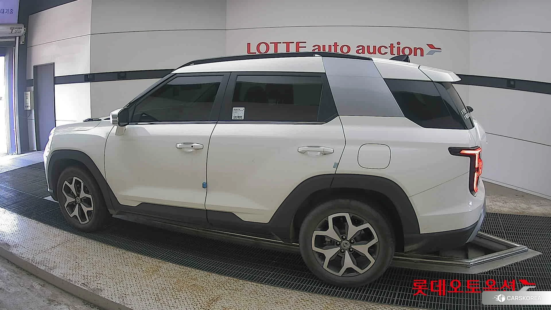 SsangYong Torres 2023 Grand White из Кореи, фото 2