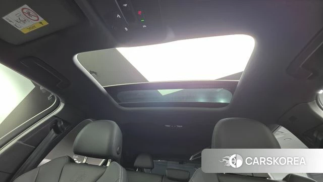 Audi Q3 (F3) 2022 Белый из Кореи, фото 2