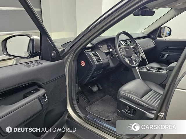Land Rover Discovery 5 2023 Серебристо-серый из Кореи, фото 2